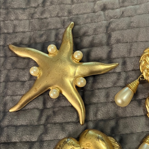 Three Gold brooches - Picture 4 of 5